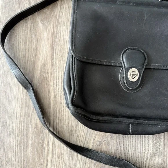 VTG 90s Coach Black Leather Willis Crossbody Bag Purse Turnlock 9927 - Picture 4 of 16